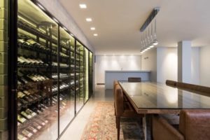 Glazen wijnwand - EuroCave maatwerk